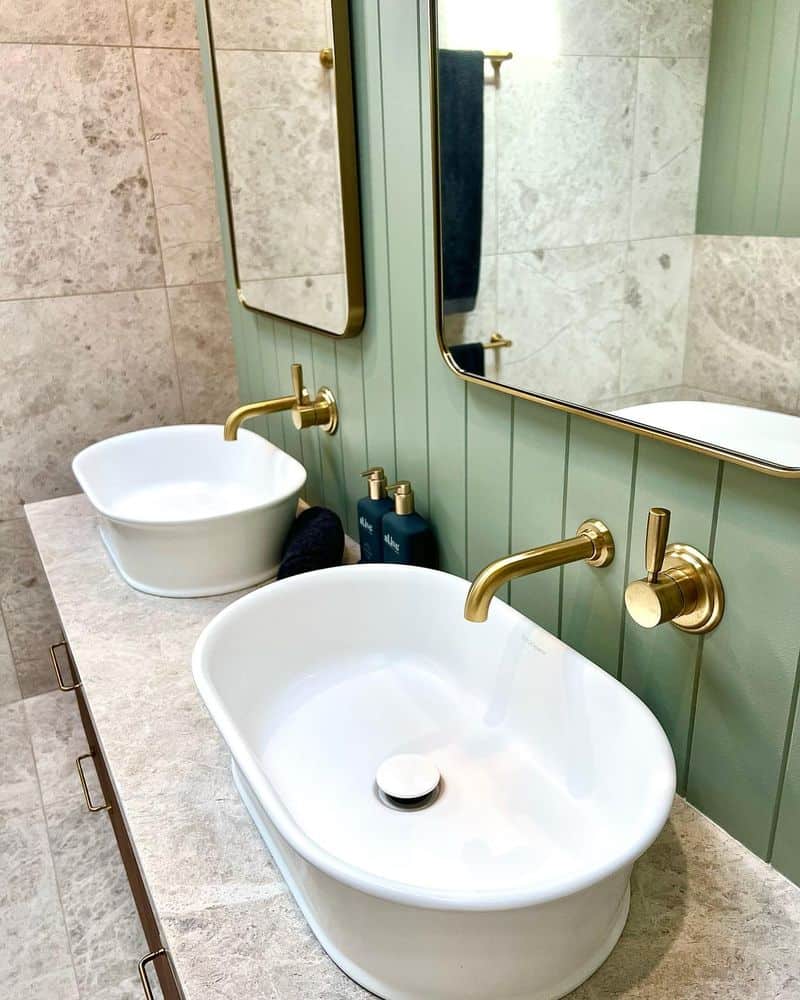 Wipe Bathroom Sinks