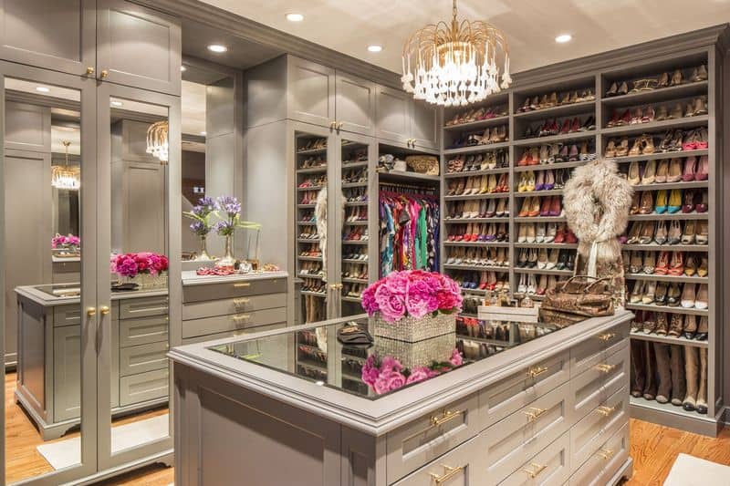 Walk-in Closet