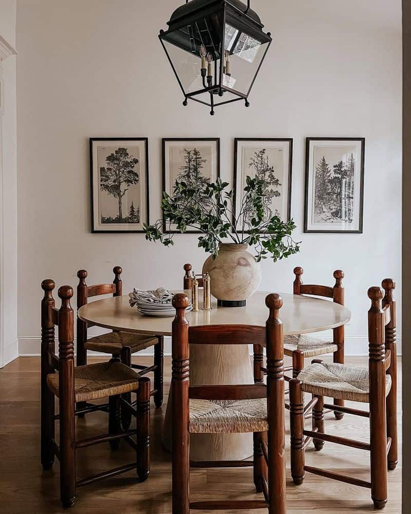 Stiff, Formal Chairs
