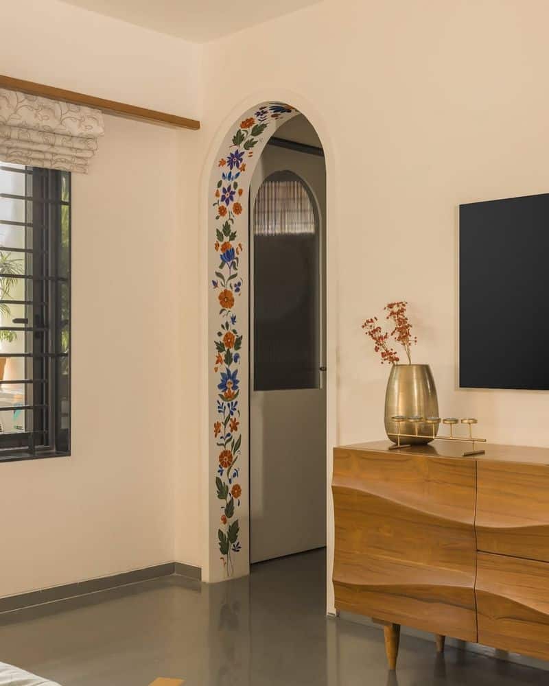 Painted Arches for Visual Interest