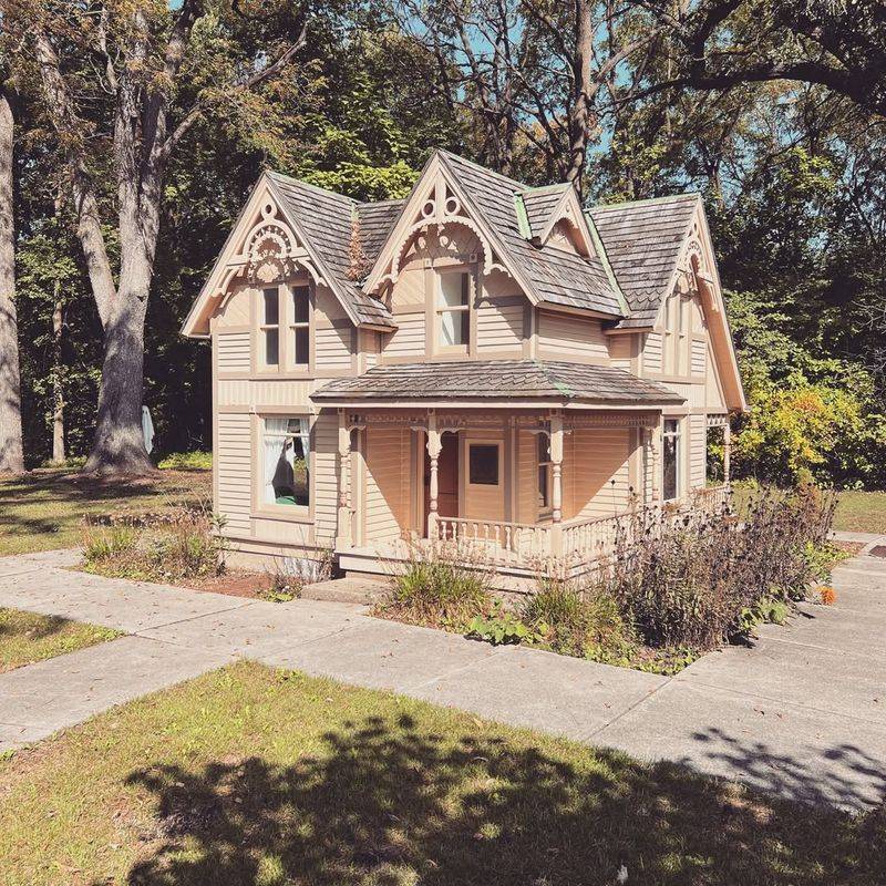 Restored Folk Victorian – Texas