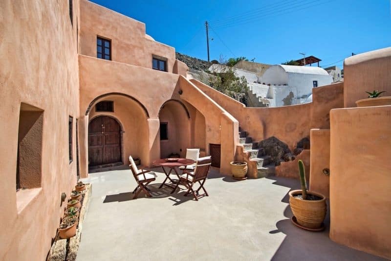 Santorini's Mud Houses
