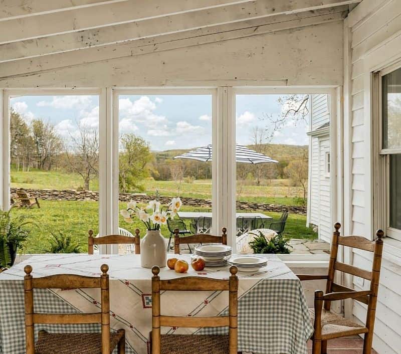 Screened-In Porch