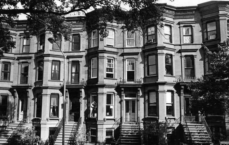 Vintage City Brownstone (1960s)