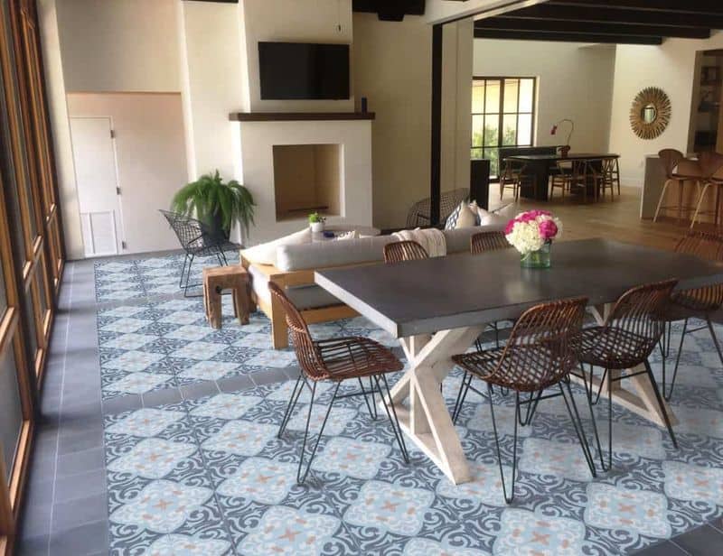 Elegant Dining Room Rug