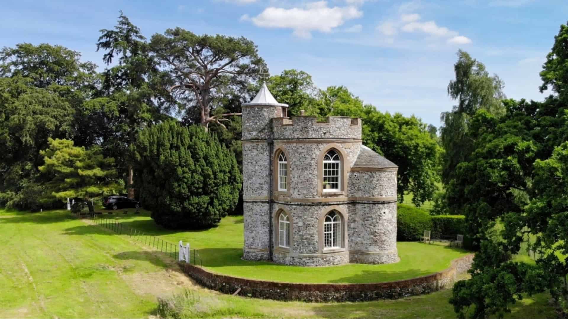 Discover the Charm of Faversham’s Adorable Dainty Castle