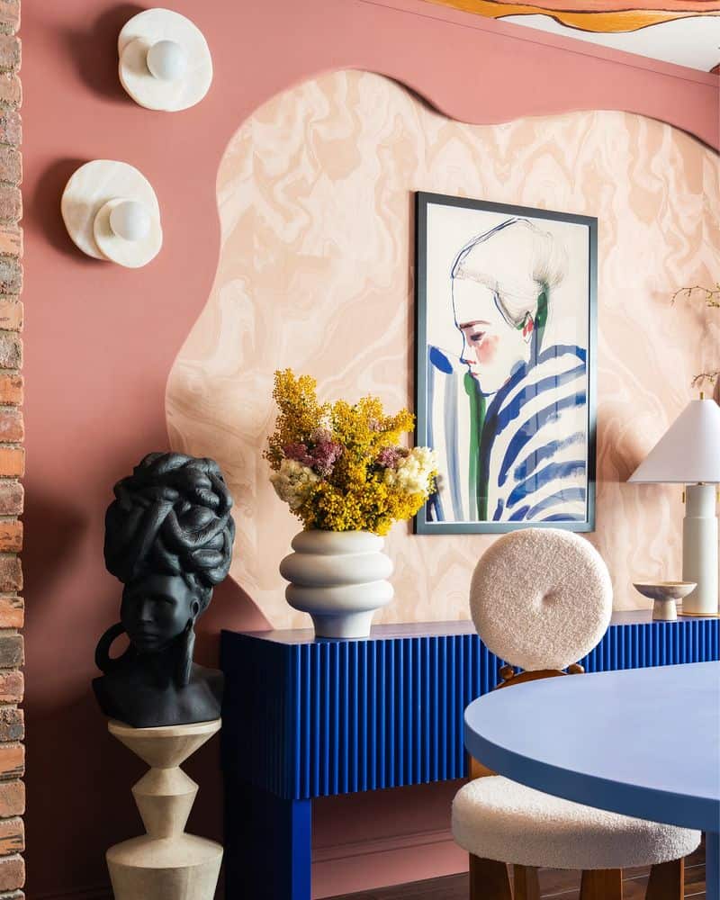 Curiosity-Inducing Items