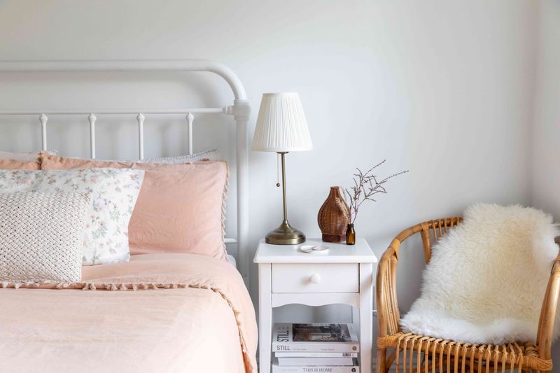 Cluttered Surfaces
