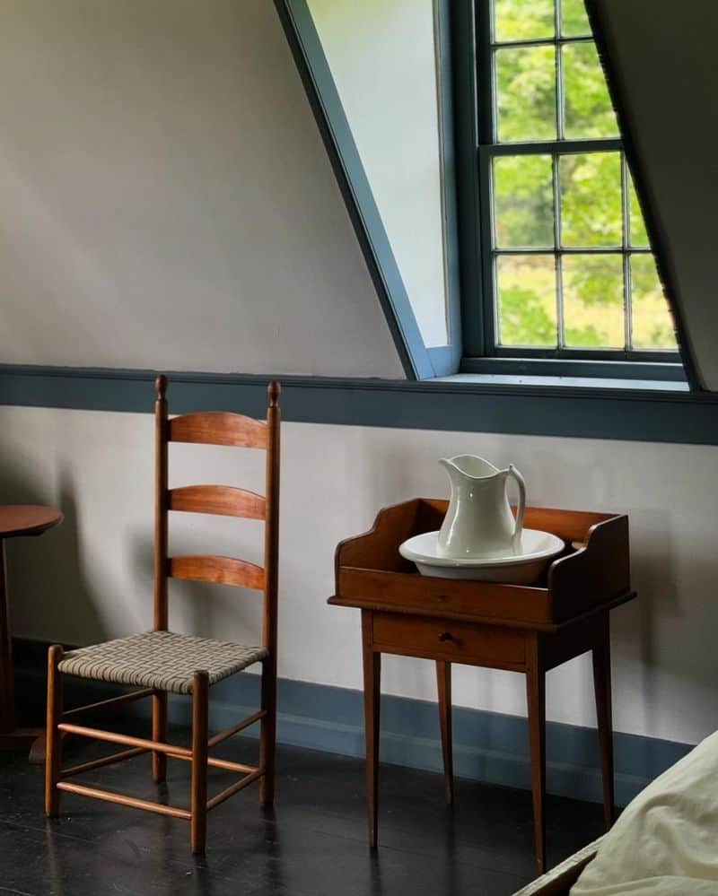 Unadorned Metal Fixtures