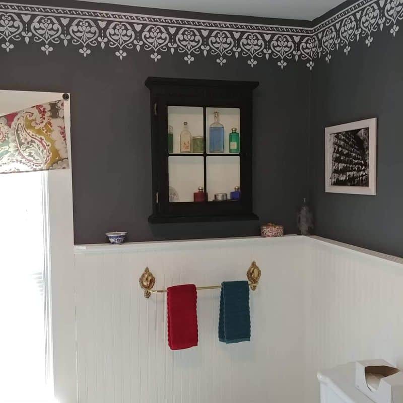 Stenciled Borders