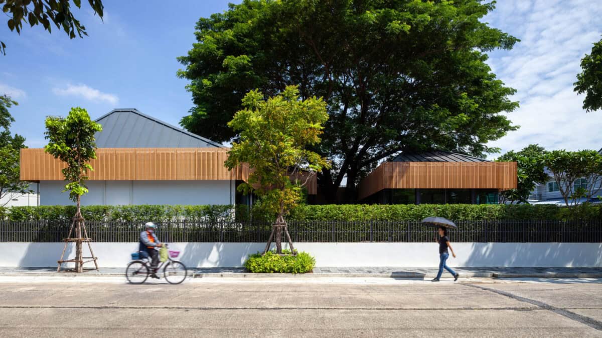 10 Incredible Homes That Kept Trees Right Where They Were – DecoFond