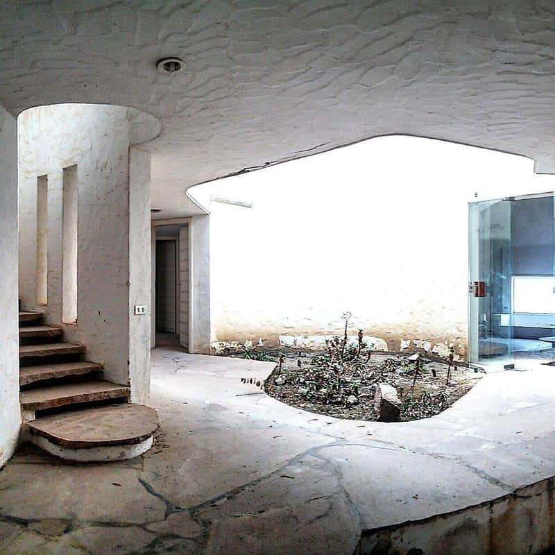 Costa Paradiso's Granite Setting