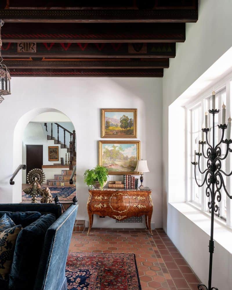 Display Antique Accents