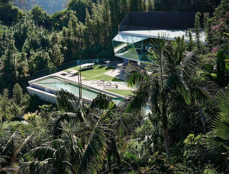 Seamless Nature Integration
