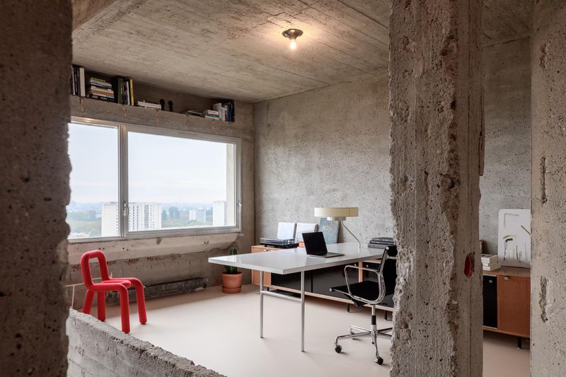 Secluded Upper Level