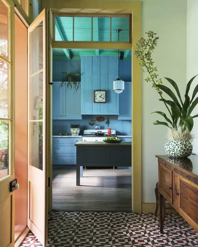 Balances Warm and Cool Tones