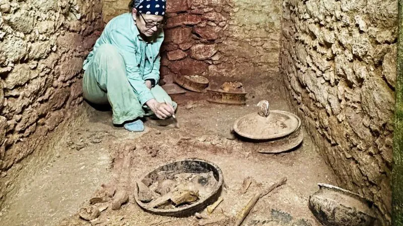 Discovery of Royal Tomb