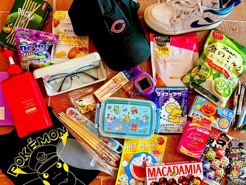 Fake or Plastic Souvenirs